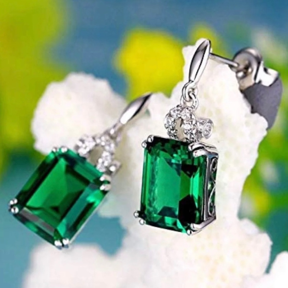 🆕S925 Silver Emerald Shaped and Crystal Earrings